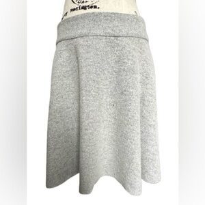 Club Monaco .Gray Textured Wool-Blend Skirt. Size 10.